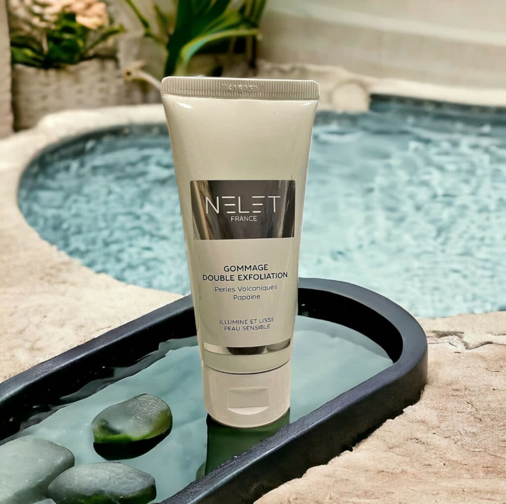 Photographie du gommage visage double-exfoliation Nelet France.