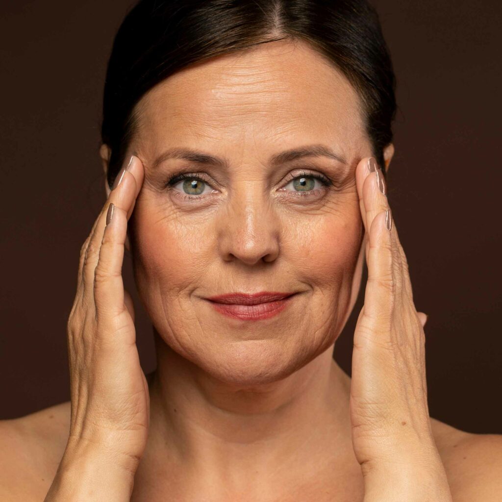 Comment choisir sa crème lifting visage ? Le guide du pharmacien